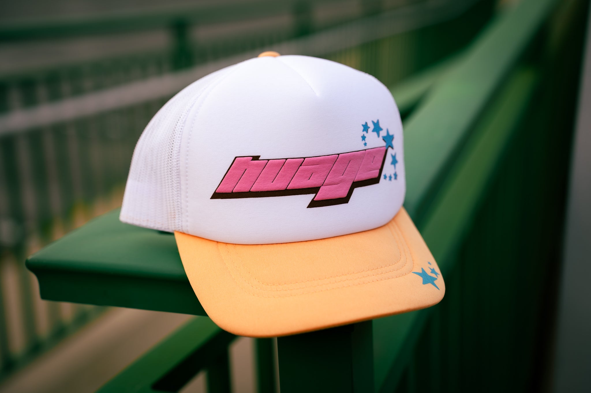 “PEACH” RETRO TRUCKER